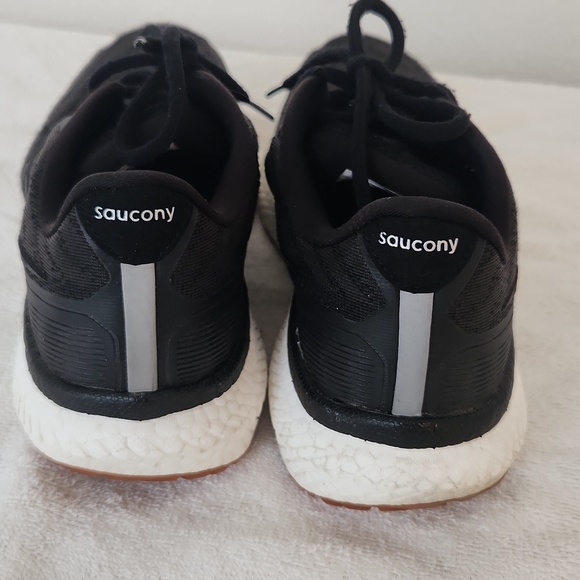 Saucony Triumph Sneakers - Picture 7 of 7